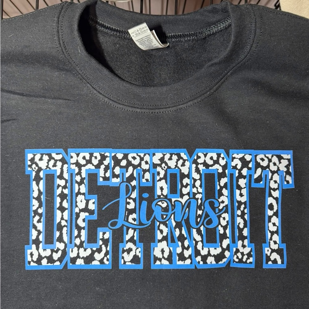 Detroit lions cheeta crewneck